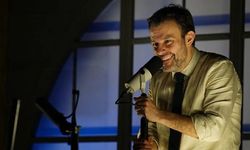 Salih Bademci'den tek kişilik tiyatro performansı: 'Sesler'