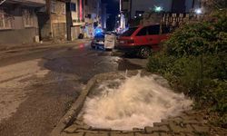 Samsun'da su borusu patladı, yolda su birikintileri oluştu