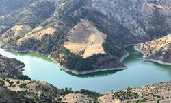 Sarıgüzel Barajı ve çevresindeki dağlar manzarasıyla hayran bırakıyor