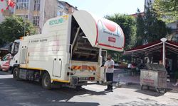 Şehzadeler'de çöp konteynerleri dezenfekte ediliyor