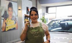 Sekreter olarak başladığı oto kaplama sektöründe kendi işinin patronu oldu