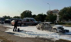Seyir halindeyken aniden alev alan otomobildeki 4 kişi yaralandı