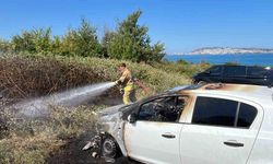 Sinop'ta otomobil yandı, otluk alanı tutuşturdu