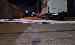 Sultangazi'de inşaat sahasında toprak kayınca yolda çatlama meydana geldi