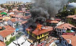 Tarihi Odunpazarı Evleri bölgesinde korkutan yangın: 2 kişi dumandan etkilendi