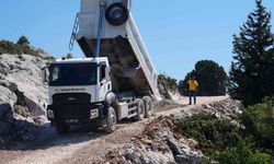 Tarsus'ta kırsal mahallelerin yol sorunu çözülüyor
