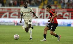 Trendyol Süper Lig: Gençlerbirliği: 0 - Erzurumspor FK: 0 (İlk yarı)
