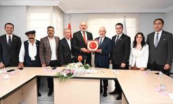 Türkiye Muhtarlar Konfederasyonu'ndan Başkan Başdeğirmen'e 'Yılın En Başarılı Belediye Başkanı' ödülü