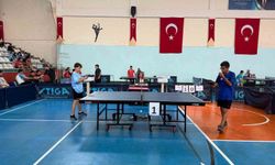 Türkiye'nin genç masa tenisçileri Hopa'da şampiyonluk için yarışıyor