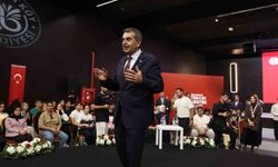 Üniversite adayları Arnavutköy'de geleceğin mesleklerini bakanlarla konuştu