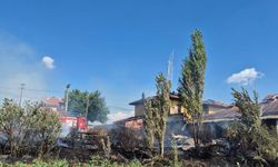 Uşak'ta çıkan ev yangında ev kullanılmaz hale geldi
