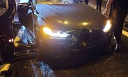 Üsküdar'da üç aracın karıştığı zincirleme trafik kazasında 4 kişi yaralandı.