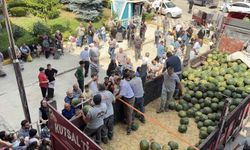 Uşûr olarak 20 ton karpuz dağıttı