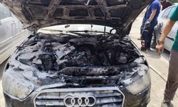 Van'da park halindeki otomobilin motoru yandı