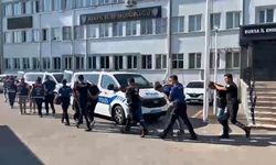 Vatandaşlara zorla hesap açtırıp kara para aklayan şahıslara baskın