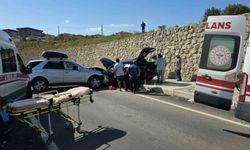 Yalova'da 2 otomobil çarpıştı: 4 yaralı