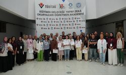 Yapay zeka okuryazarı öğretmen akademisi programı sona erdi