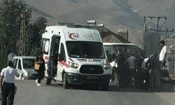 Yüksekova'da iki araç çarpıştı: 4 yaralı
