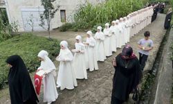 Zeno'da kız hafızlar törenle icazetlerini aldı