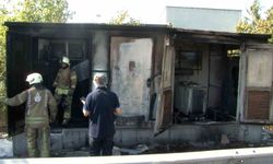 Zeytinburnu'nda trafo alevlere teslim oldu