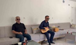 10 yaşındayken gözlerini kaybetti, hiç görmediği bağlamayla geleceğine ışık tuttu
