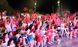 A Milli Kadın Voleybol Takımı'nın şampiyonluğu Bodrum'da coşkuyla kutlandı
