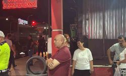 Alevlere teslim olan iş yerlerini gözyaşlarıyla izledi
