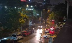 Ankara'da sağanak etkili oldu, sokaklar göle döndü