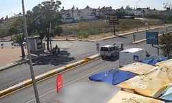 Antalya'da hafif ticari araçla çarpışan 3 tekerlekli motosikletin sürücüsü yaralandı