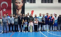 Aydıntepe'de 30 Ağustos Zafer Kupası'nın şampiyonu Yakutiye Gençlik oldu