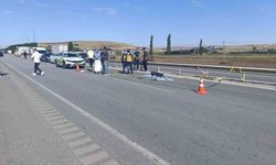 Bariyerlere çarpan motosiklet sürücüsü öldü
