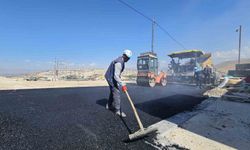 Battalgazi'de kırsal ve merkez mahallelerde asfalt çalışmaları sürüyor