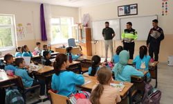 Bayburt'ta ilkokul öğrencilerine trafik güvenliği eğitimi verildi