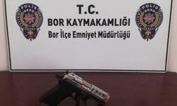 Bor'da silah operasyonu: 2 şüpheli tutuklandı