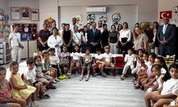 Burhaniye'de Kaymakam Atilla, minik öğrencilerle bir araya geldi