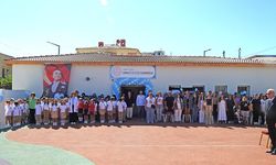 Çeşme'de İlköğretim Haftası yenilenen 16 Eylül İlkokulu'nda kutlandı