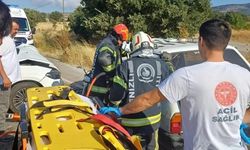 Çivril'de iki otomobil çarpıştı: 5 yaralı