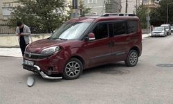 Çorum'da hafif ticari araç ile elektrikli motosiklet çarpıştı: 1'i çocuk 2 yaralı