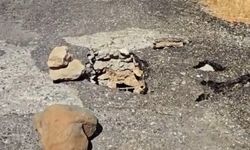 Çüngüş'te bozulan yol tehlike saçıyor
