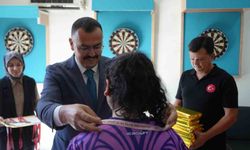 Dartta dereceye giren kız çocuklarına Başsavcıdan tebrik
