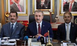 Destici: 'Türkiye prangalarını kırmış güçlü bir ülkedir'