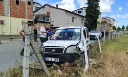 Direksiyonda rahatsızlanan genç dolmuş sürücüsü mezarlığın tel örgüsüne çarptı