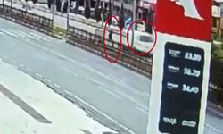 Diyarbakır'da yaya geçidinden geçmeye çalışan şahsın ölümden döndüğü anlar kamerada