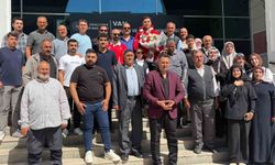 Dünya şampiyonu Furkan Bilici davul zurnayla karşılandı
