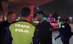 'Dur' ihtarına uymayarak gözden kaybolan sürücü kaza yapmış halde yakalandı: 2 yaralı