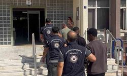 Efeler'de 31 düzensiz göçmen yakalandı: 2 tutuklama