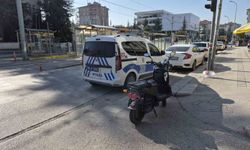 Elektrikli bisiklet ile çarpışan otomobil olay yerinden kaçtı