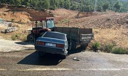 Ermenek'te otomobil traktörün römorkuna çarptı: 3 yaralı