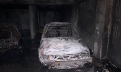Esenyurt'ta sitede yangın paniği: Baba ve oğlu camın önüne çıkarak kurtarılmayı bekledi