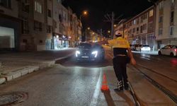 Eskişehir'de 25 polis ekibinin katılımı ile asayiş ve trafik uygulaması